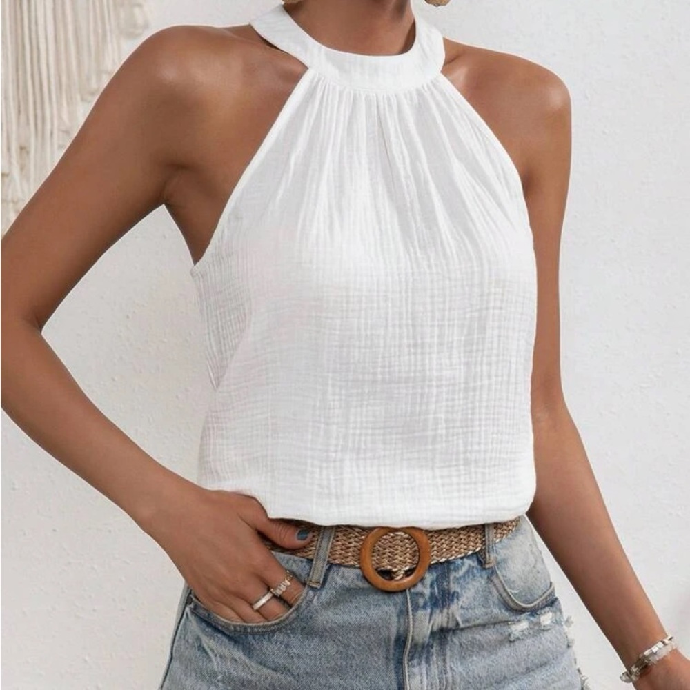 New white keyhole back halter top